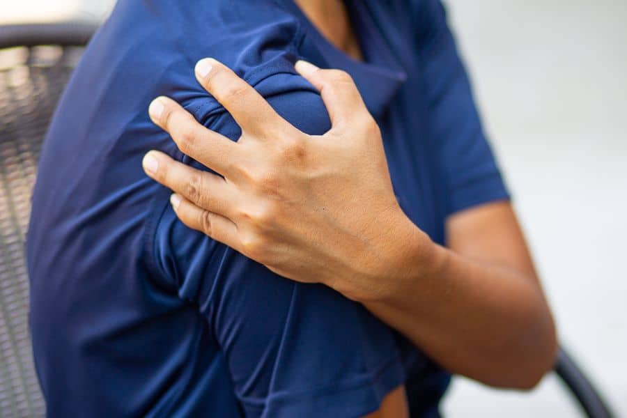 symptomes traitements arthrite microcristalline epaule traitement arthrose arthrite epaule specialiste chirurgien epaule dr thomas waitzenegger paris